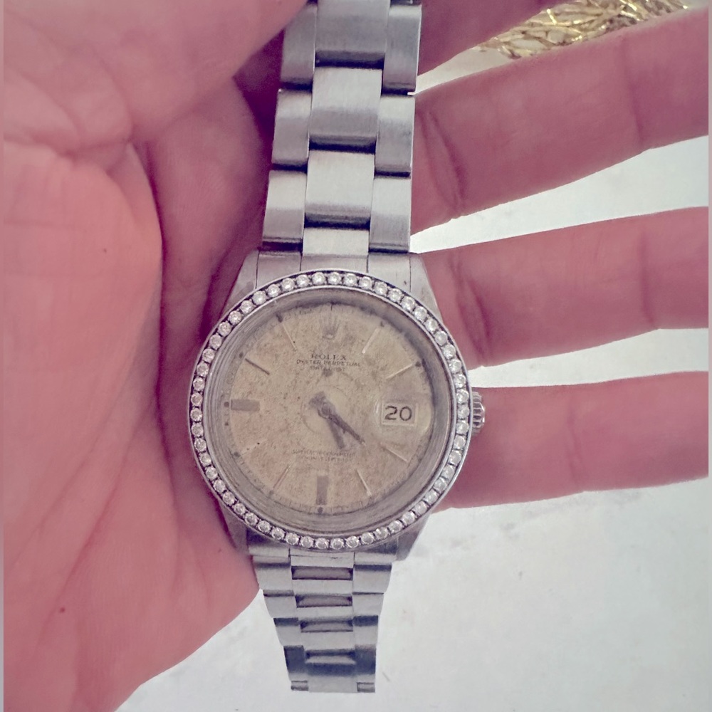 Date and time Rolex watch working diamond bezel (1 ct) stainless steel band